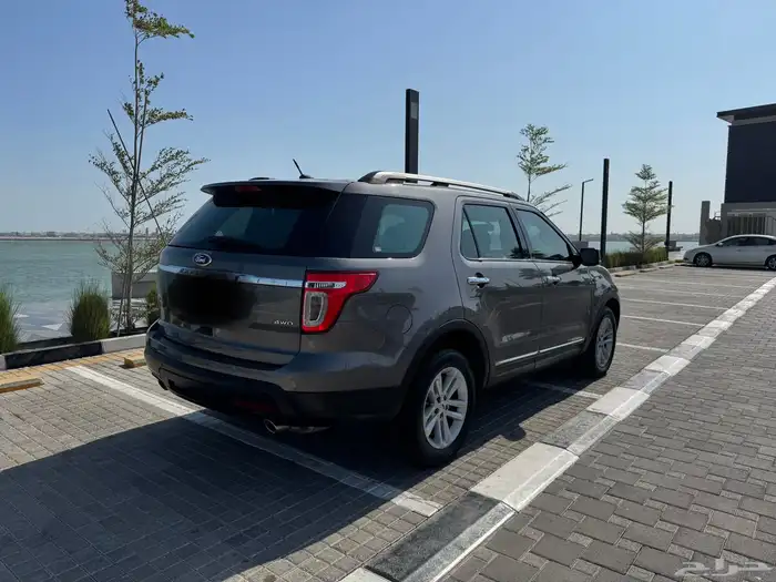 للبيع فورد اكسبلورر 2013 فل دبل 8