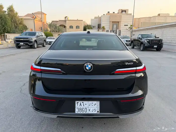 بي ام دبليو 740 Liاعلى فئة 2023 للبيع 7