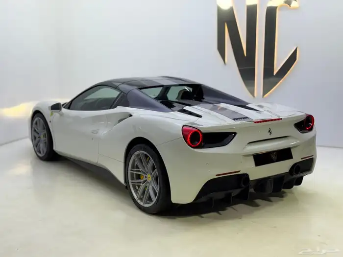 فيراري 488 spider 9