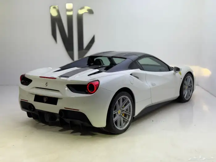 فيراري 488 spider 6