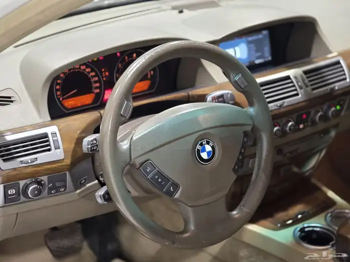 بي ام دبليو 740Li موديل 2006 بحالة ممتازة 12