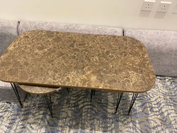 للبيع غرفة نوم وكنب حرف وصاوله 6