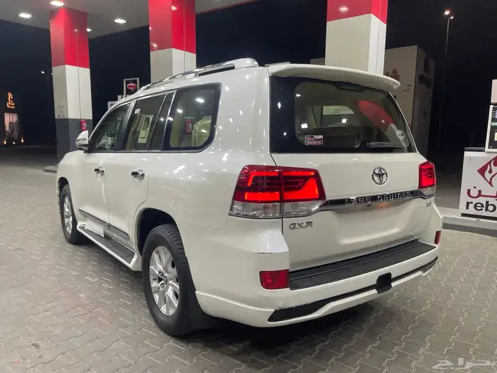 جيب لاندكروزر موديل 2017 وارد عبداللطيف جميل 29