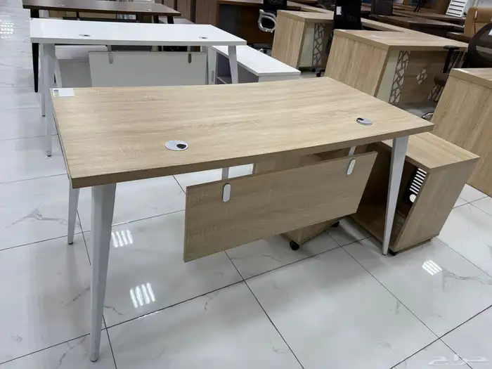 مكاتب ادراية فخمة جميع المقاسات 52