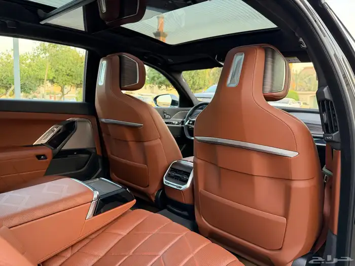 بي ام دبليو 740 Liاعلى فئة 2023 للبيع 18