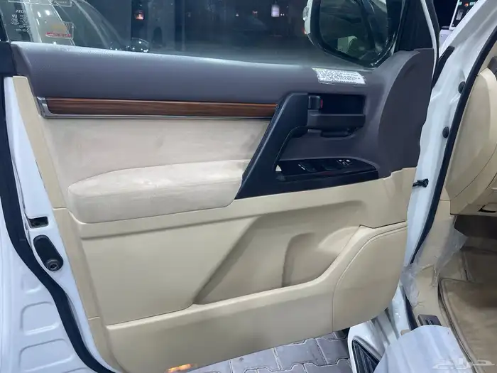 جيب لاندكروزر موديل 2017 وارد عبداللطيف جميل 8