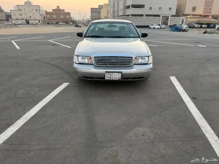 فورد كروان فكتوريا ممشى 170 الف استخدام شخصي 0