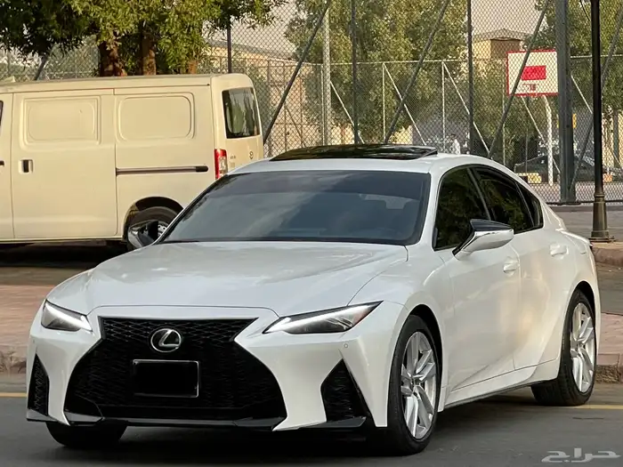 لكزس-IS300-2023(ممشي39الف) 2