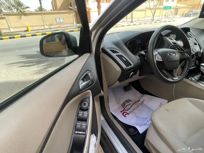 فورد فوكس نص فل 2016 بحالة ممتازة 9