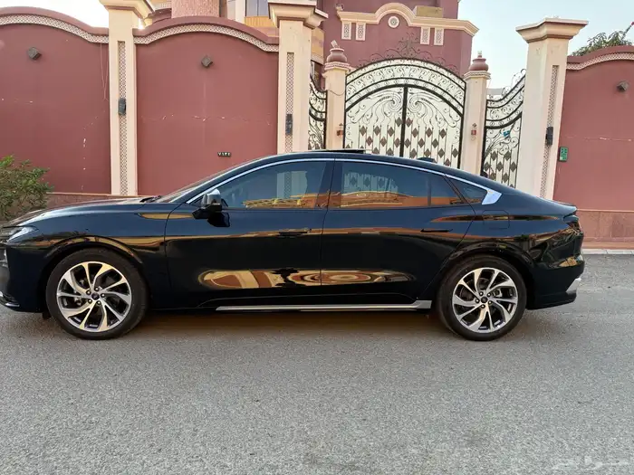 فورد تورس تيتانيوم فل كامل 2025 شبه جديد 12