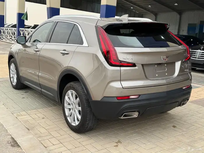 كاديلاك XT4 2023 عداد 15 الف على الضمان 3