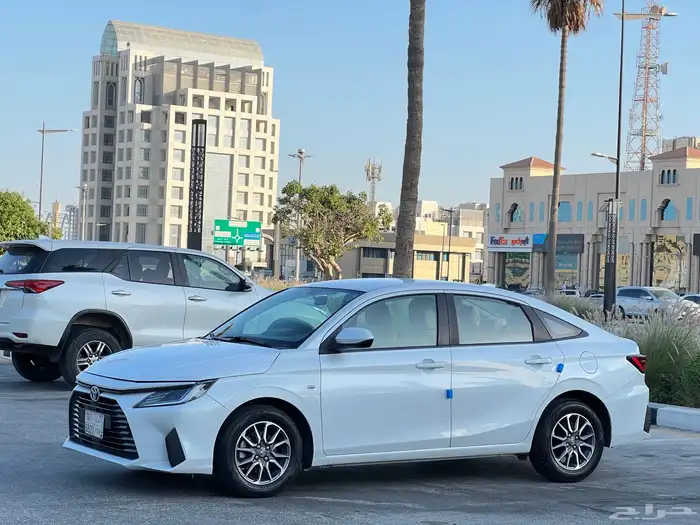 تويوتا يارس موديل 2023 نظيف 3