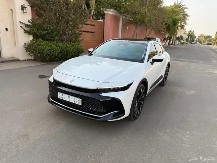 تويوتا كراون ماجستنا 2023 شبه جديد 29