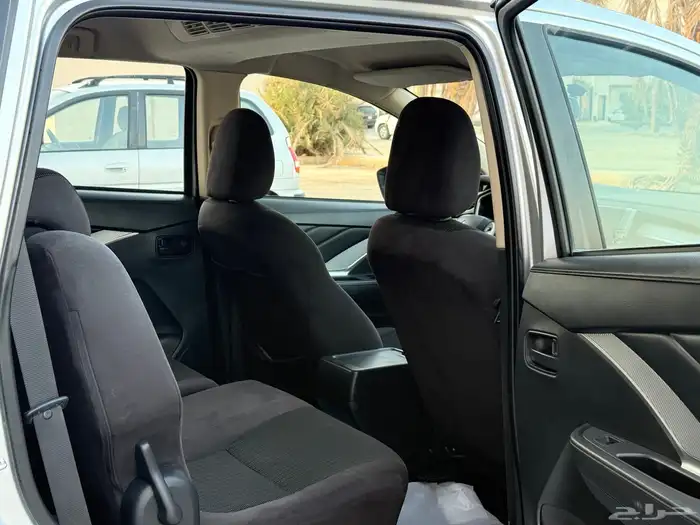 ميتسوبيشي اكسباندر موديل 2022 نظيف عداد قليل 31