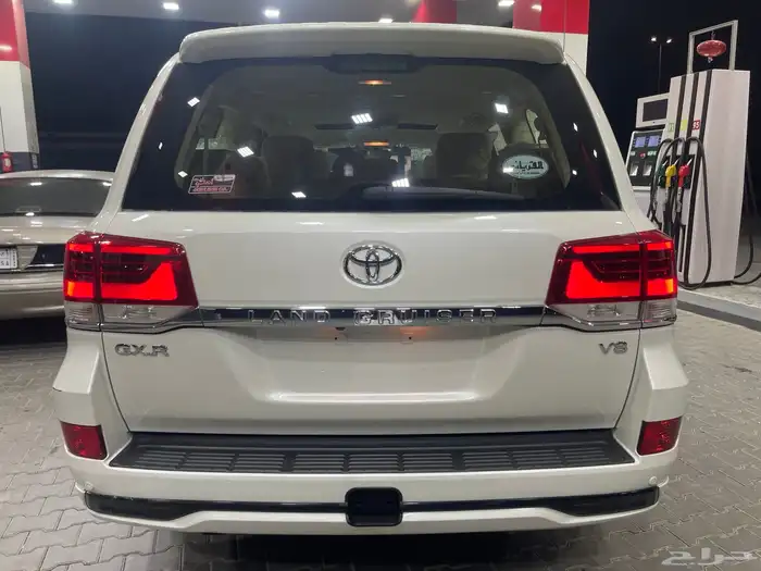 جيب لاندكروزر موديل 2017 وارد عبداللطيف جميل 33