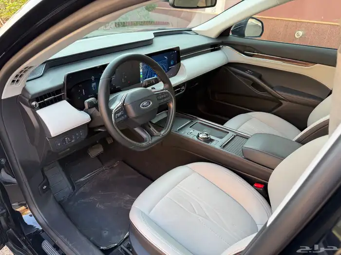 فورد تورس تيتانيوم فل كامل 2025 شبه جديد 29