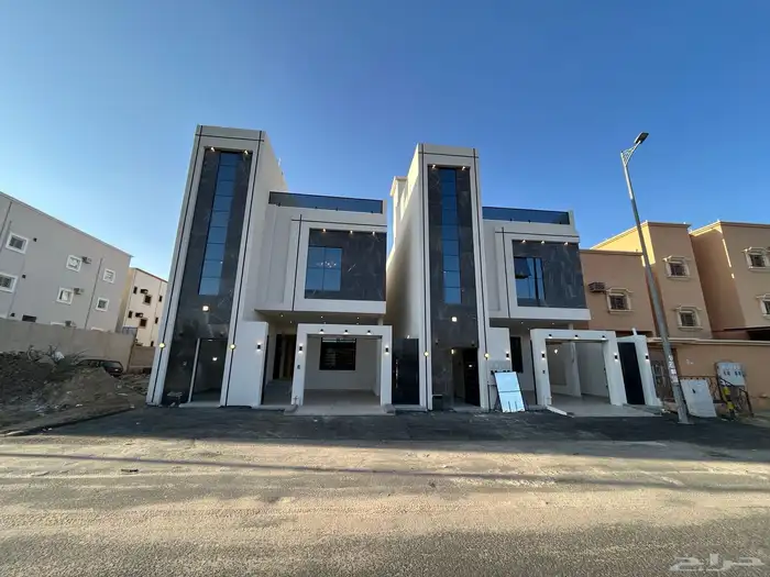 للبيع شقة ارضية و روف علوي بملحق تشطيبVIP احد رفيدة-النهضة 0