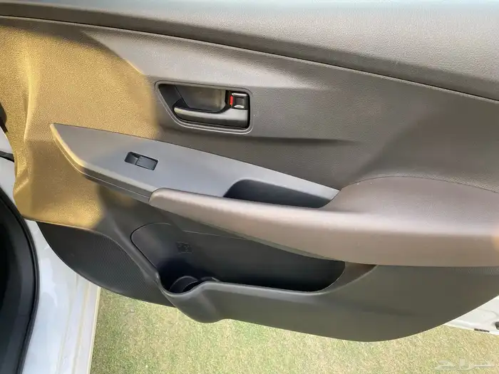 تويتا يارس2024 ممشي 11 الف y plus 27