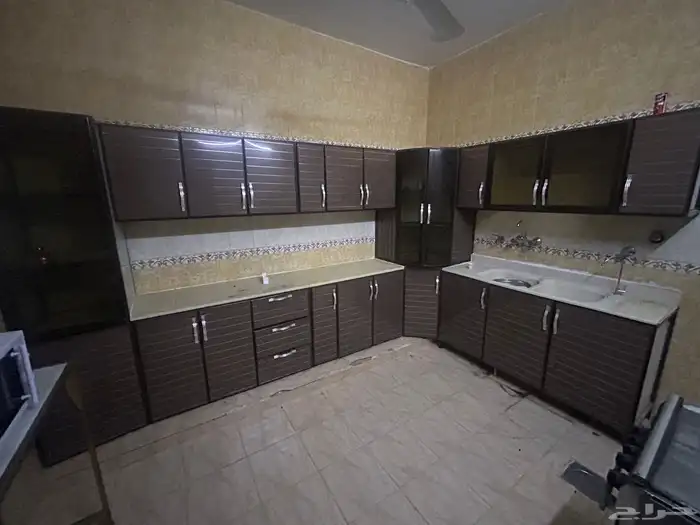 للبيع مطبخ وفرن ومايكرويف وطاوله 1