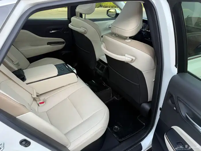 تويوتا كراون ماجستنا 2023 شبه جديد 20