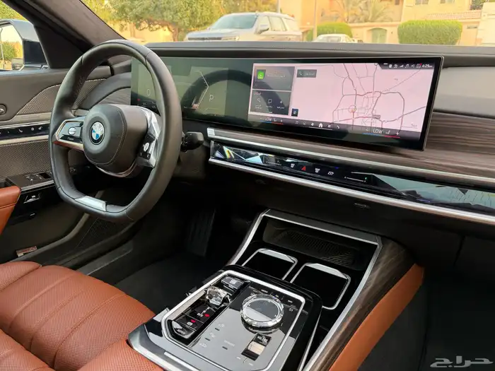 بي ام دبليو 740 Liاعلى فئة 2023 للبيع 25