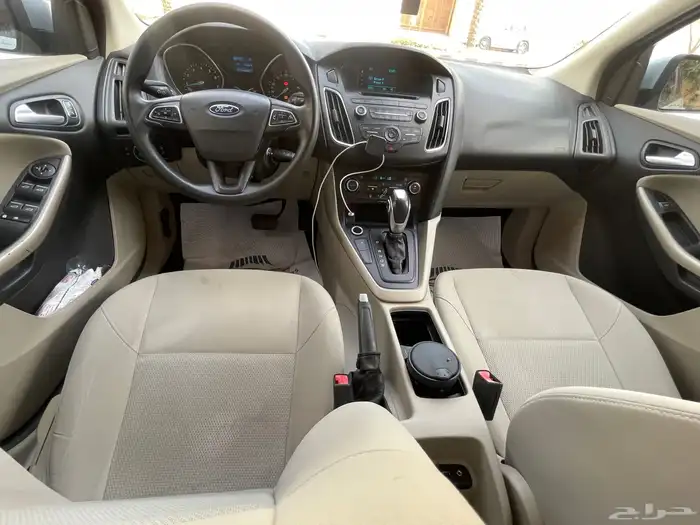 فورد فوكس نص فل 2016 بحالة ممتازة 12