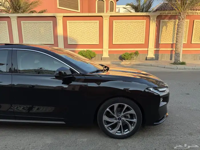 فورد تورس تيتانيوم فل كامل 2025 شبه جديد 8