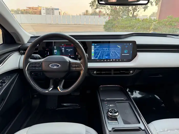 فورد تورس تيتانيوم فل كامل 2025 شبه جديد 31