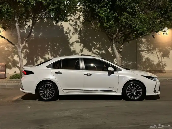 تويوتا كوريلا 2.0 موديل 2025 3