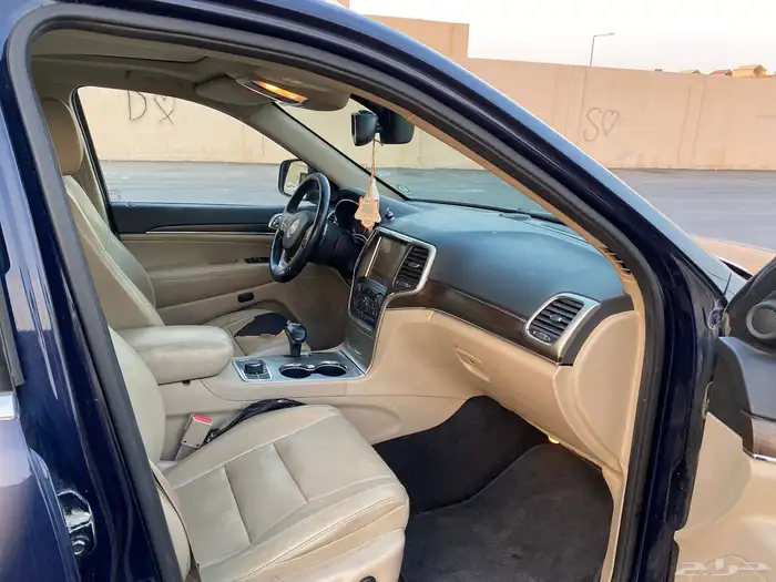 للبيع  جيب جراند شيروكي 2015 ليمتد دبل V6 12