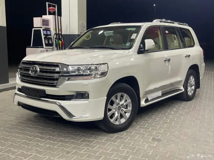 جيب لاندكروزر موديل 2017 وارد عبداللطيف جميل 19