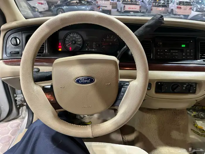 فورد فكتوريا 2011 27