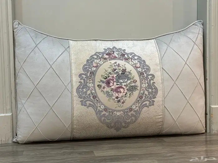 مساند مجانا  للي يحتاجها 0