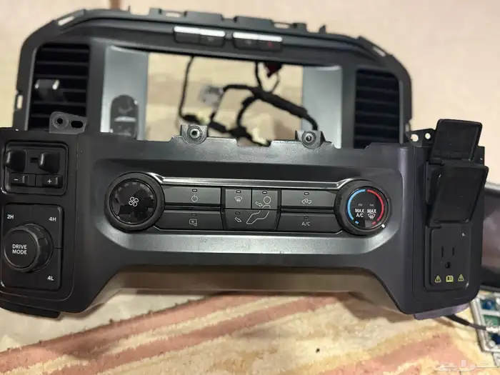 للبيع قطع اصليه فورد f-150 2021 -2023 مفكوكة من سيارتي 5