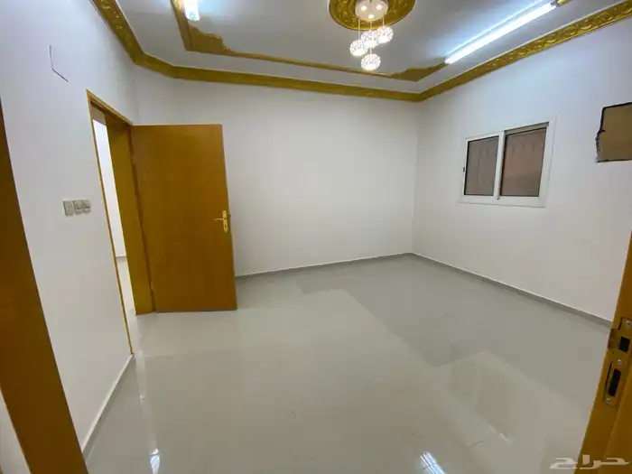 شقة بلاطة شبه جديدة للإيجار - حي العريسة الشمالي 3