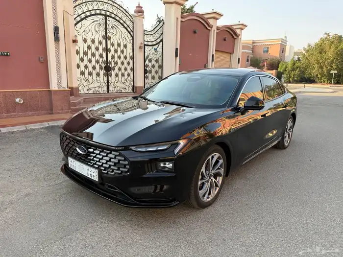 فورد تورس تيتانيوم فل كامل 2025 شبه جديد 14