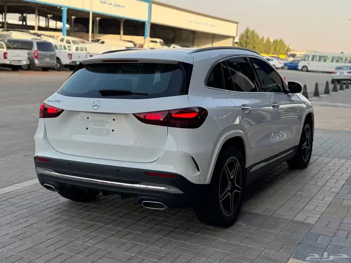 مرسيدس GLA200 2025 KIT AMG عداد 10 الاف 2