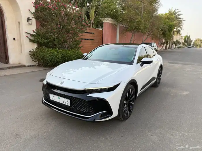 تويوتا كراون ماجستنا 2023 شبه جديد 28