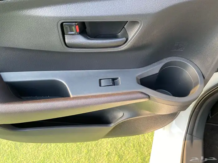 تويتا يارس2024 ممشي 11 الف y plus 32