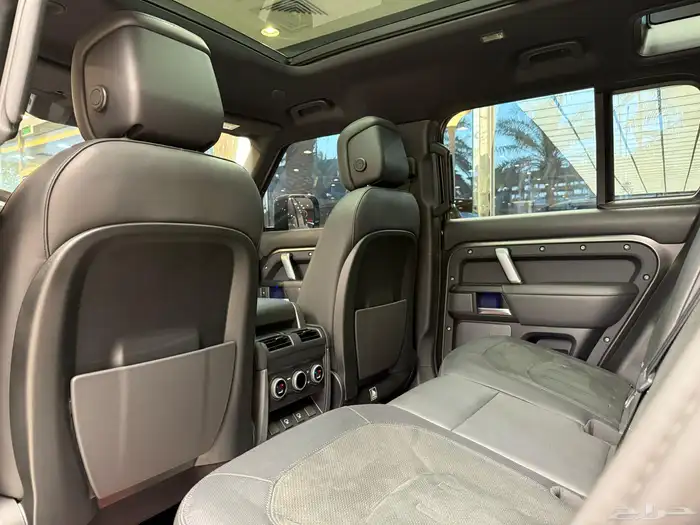 LAND ROVER DEFENDER 2023 V8 6
