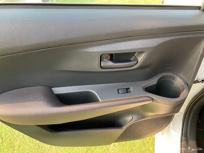 تويتا يارس2024 ممشي 11 الف y plus 31