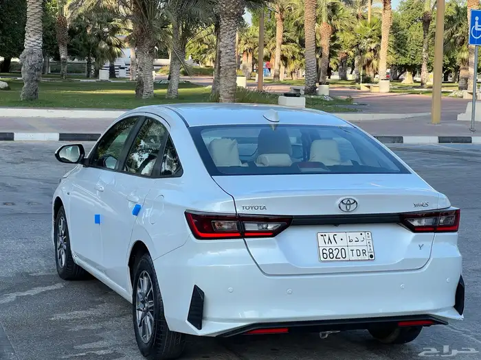 تويوتا يارس موديل 2023 نظيف 10