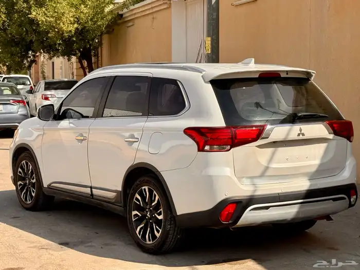 متسبيشي اوتلاندر فل كامل دبل 2021 3