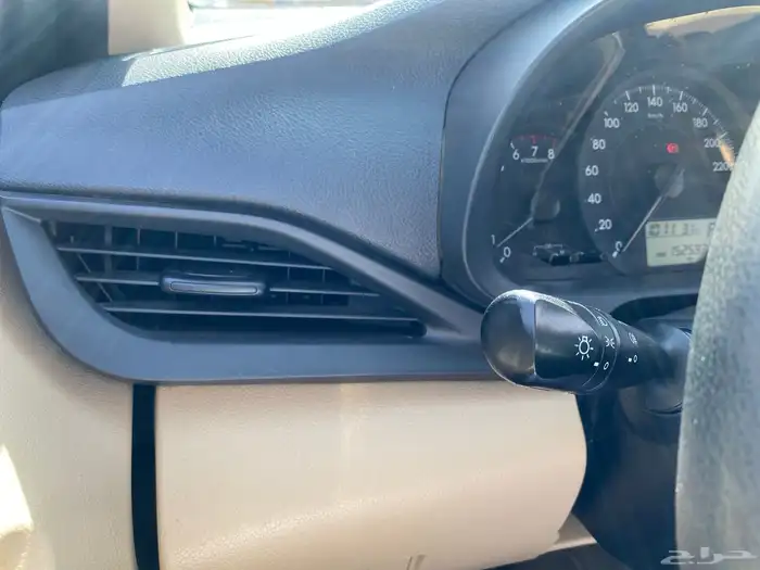 للبيع تويوتا ياريس 2021 نظيفة 12