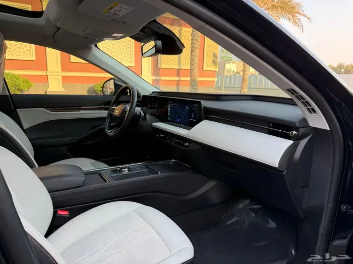 فورد تورس تيتانيوم فل كامل 2025 شبه جديد 18