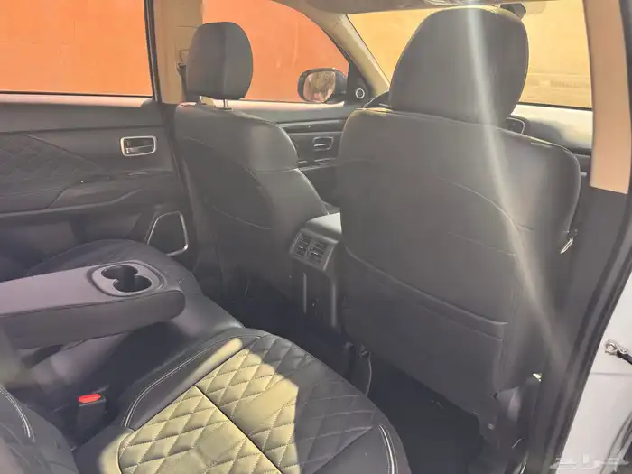 متسبيشي اوتلاندر فل كامل دبل 2021 16