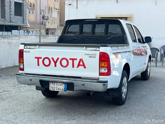 تويوتا هايلوكس موديل 2010 GLX 8