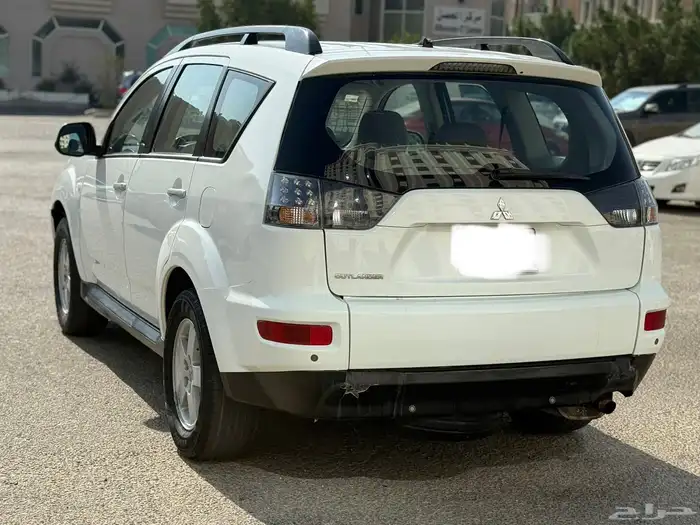 ميتسوبيشي اوتلاندر 2011 نضيف أربعه سلندر 10