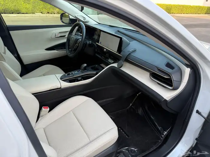 تويوتا كراون ماجستنا 2023 شبه جديد 22