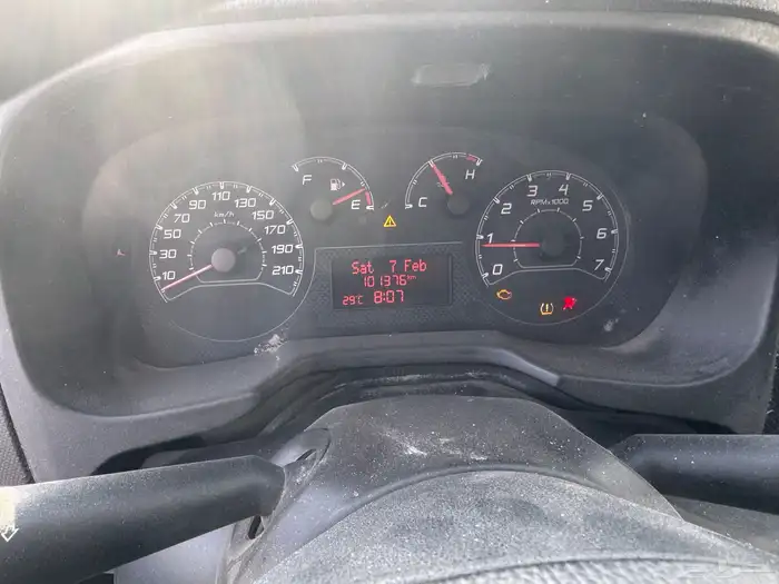 فان بضاعة فيات 8